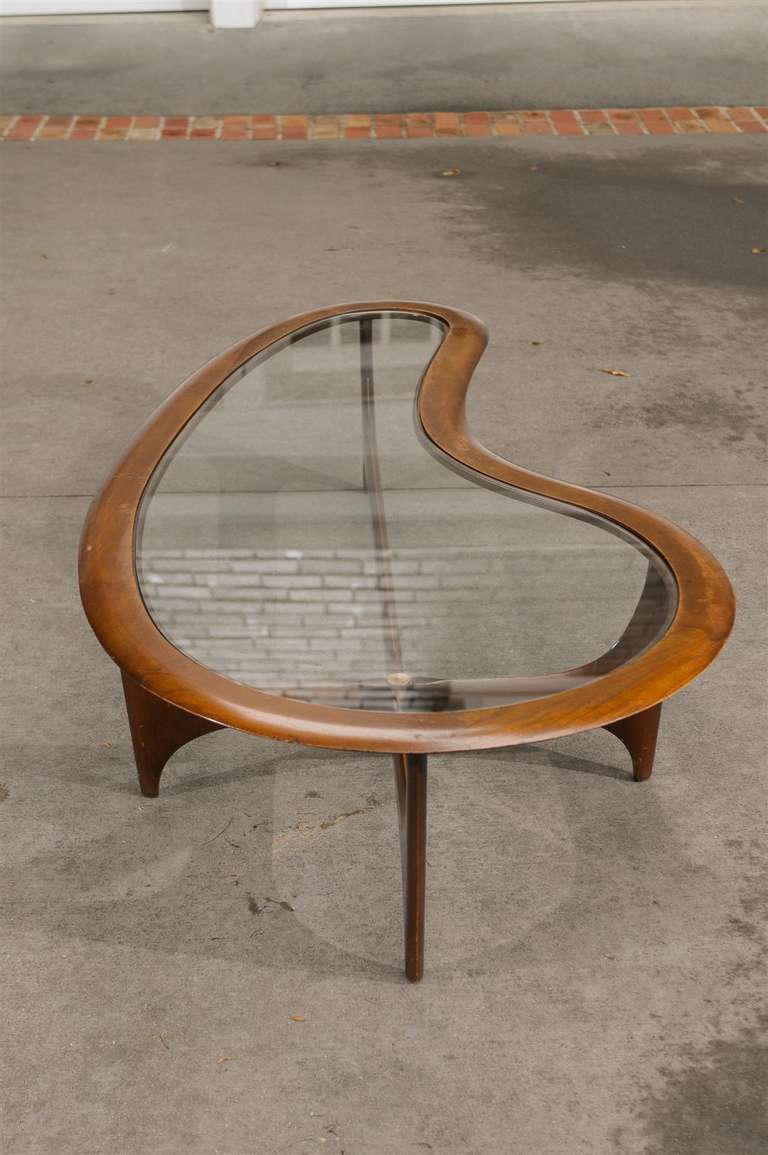 Stunning Walnut Amoeba Coffee Table by Lane In Excellent Condition In Atlanta, GA