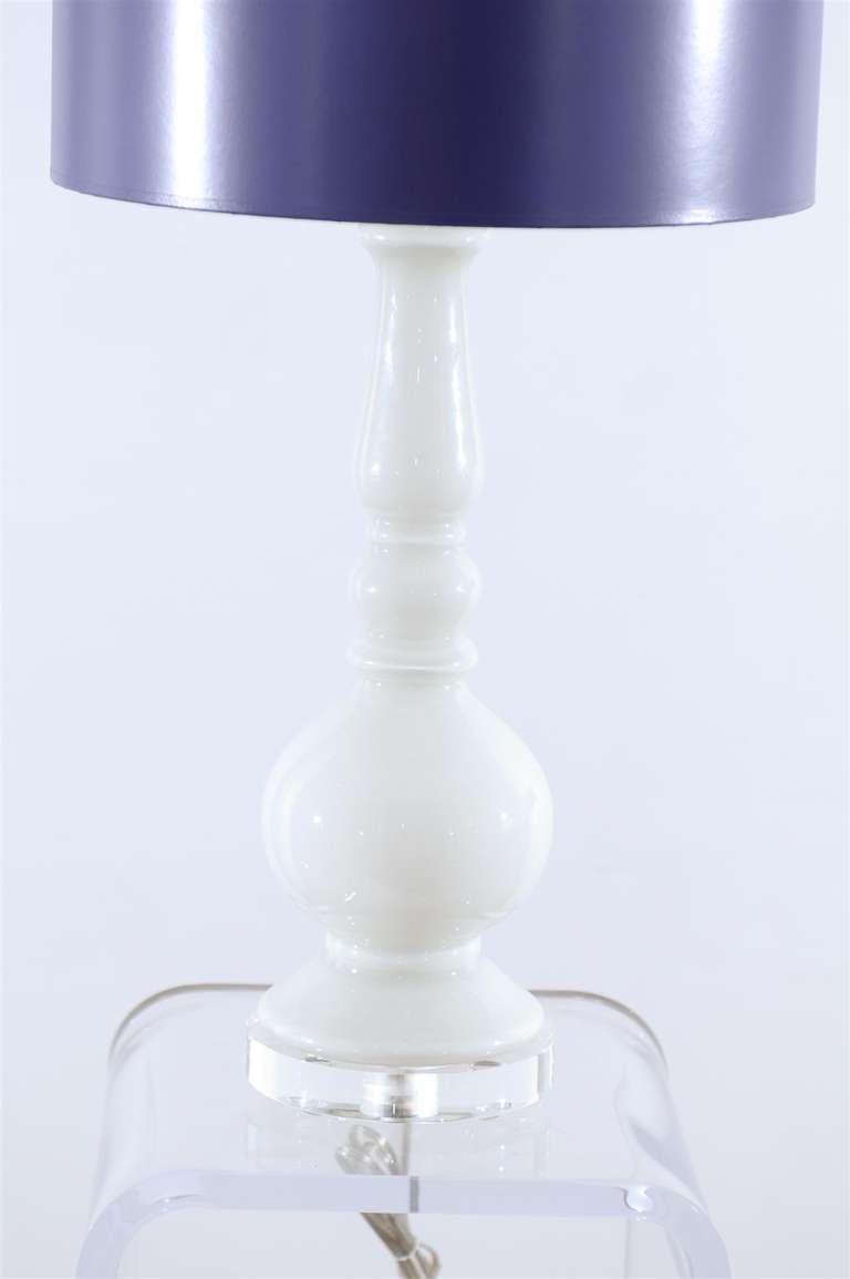 Late 20th Century Stellar Pair of Pure White Murano Lamps with Lacquer Shades For Sale