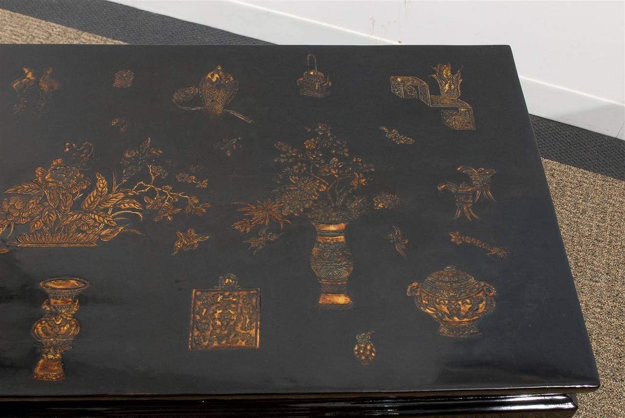 Blacl Lacquered Chinese Coffee Table 1