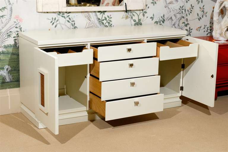 Exceptional Modern Buffet/Credenza by American of Martinsville in Cream Lacquer For Sale 1