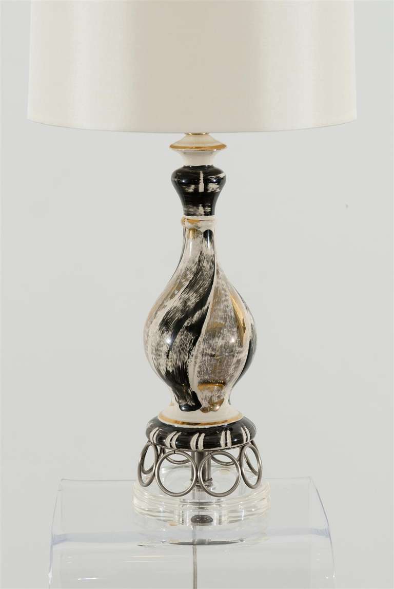 Inconnu Magnifique paire de lampes vintage en céramique noire, argentée et dorée en vente