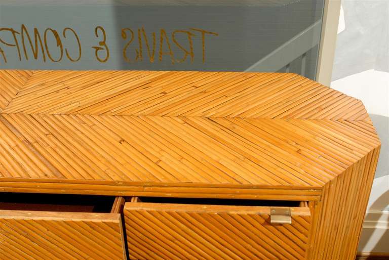 Ottone Favoloso restauro  Commode a dieci cassetti in bambù e mogano, 1970 circa in vendita