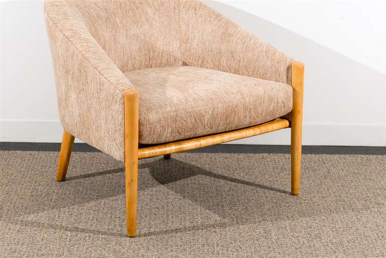 Inconnu Paire exceptionnelle de fauteuils de salon de style Ward Bennett en érable, vers 1975 en vente