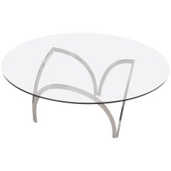 Belle table basse en chrome et verre dans le style de Roger Sprunger