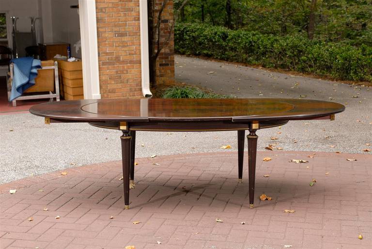 Unusual Flame Mahogany Dining Table Attributed to Maison Jansen For Sale 3