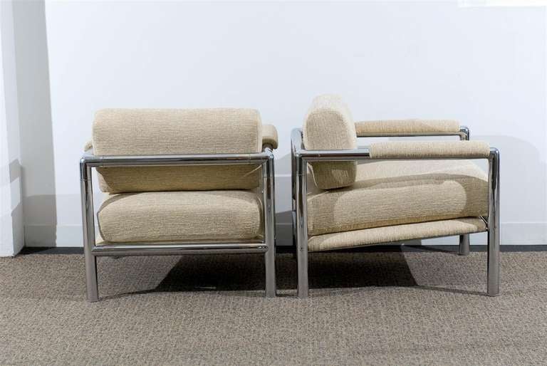 Stunning Pair of Tubular Chrome Lounge/Club Chairs in Raw Silk In Excellent Condition In Atlanta, GA