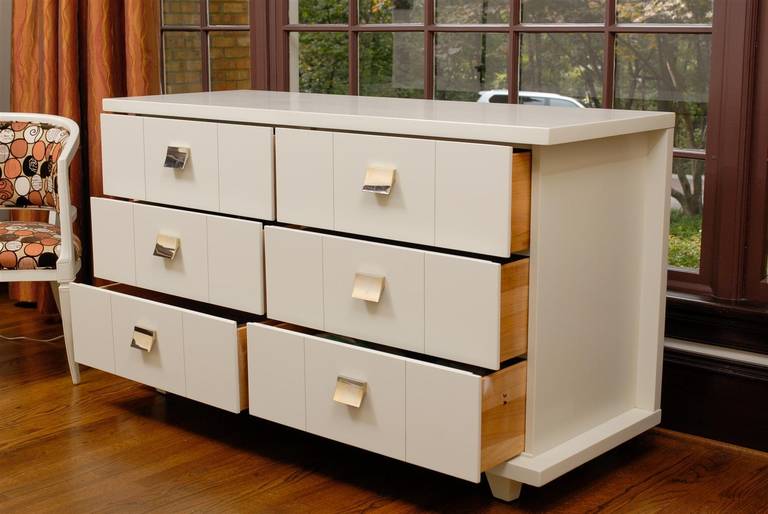 Beautiful Six-Drawer Chest by American of Martinsville in Cream Lacquer 3