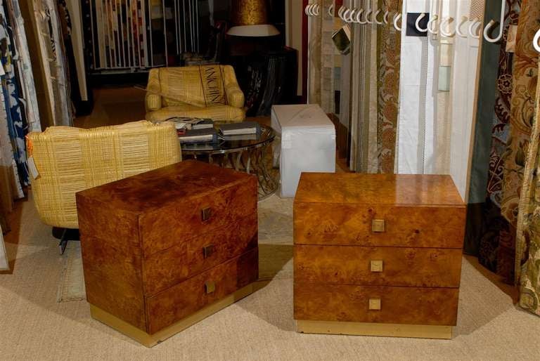Pair of Burled Three Drawer Side Tables With Brass Pulls In Good Condition In Atlanta, GA