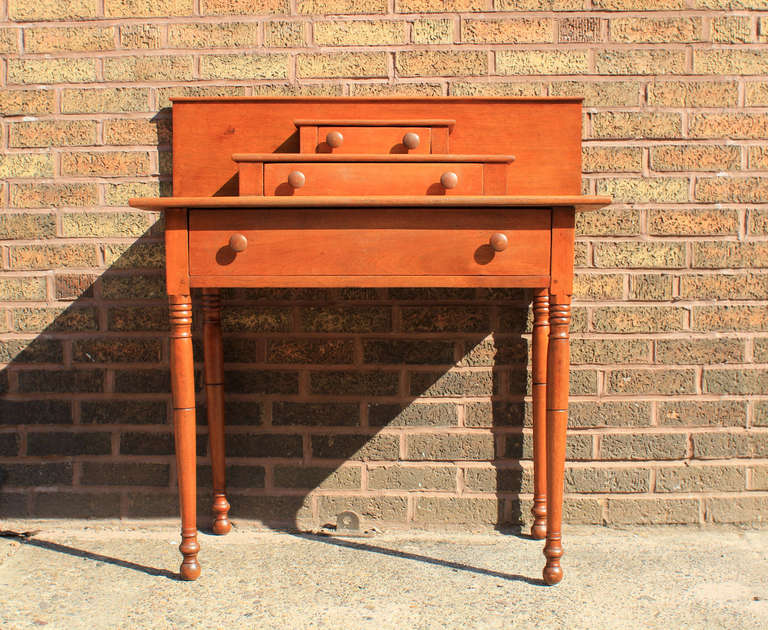 Country New England Walnut Side Table with Strong Square Backsplash circa 1830 For Sale