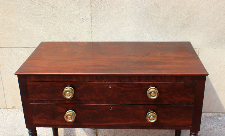 Mahogany Serving Table, American, circa 1830 In Excellent Condition In Philadelphia, PA