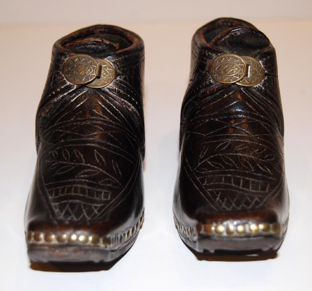 Pair of Early 19th Century Miniature Shoes 2