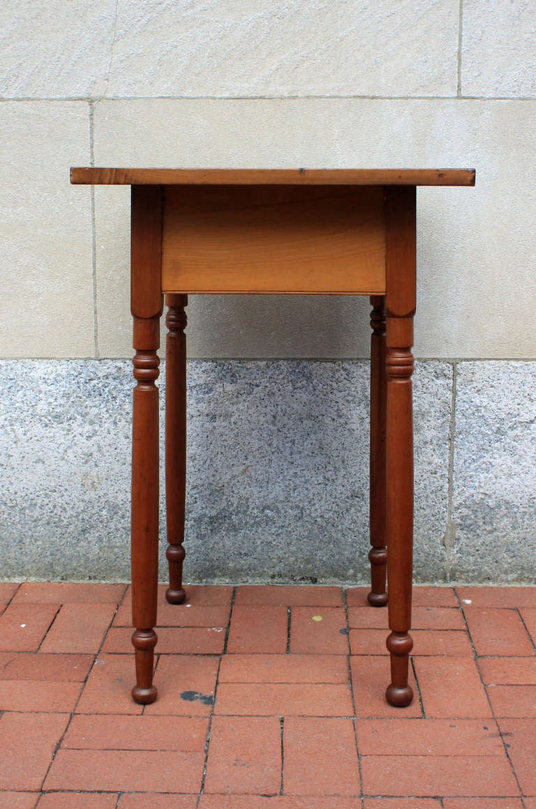 Mid 19th Century American Cherry Stand In Excellent Condition In Philadelphia, PA
