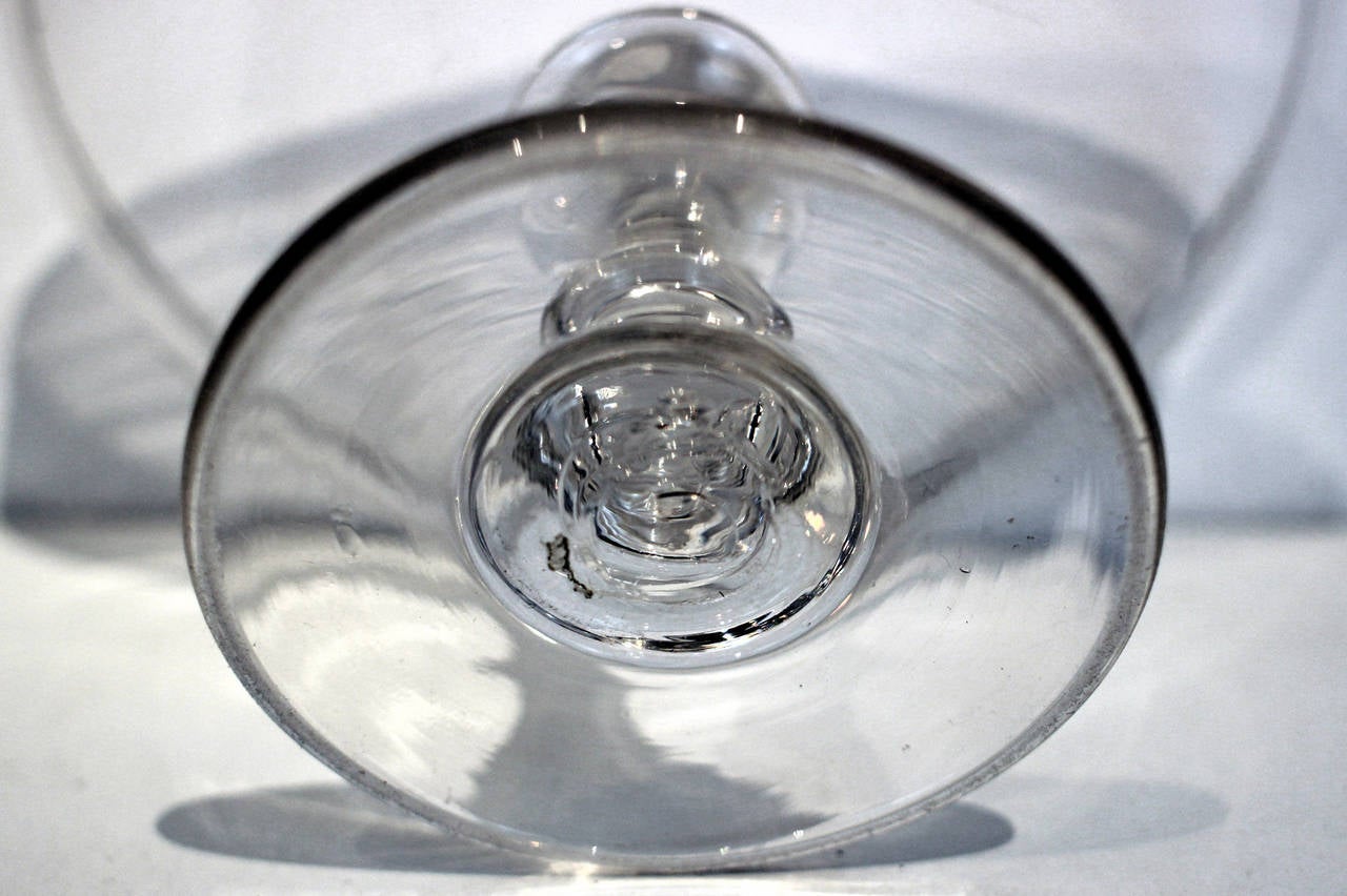 Small Sized Blown Glass Compote In Excellent Condition For Sale In Philadelphia, PA
