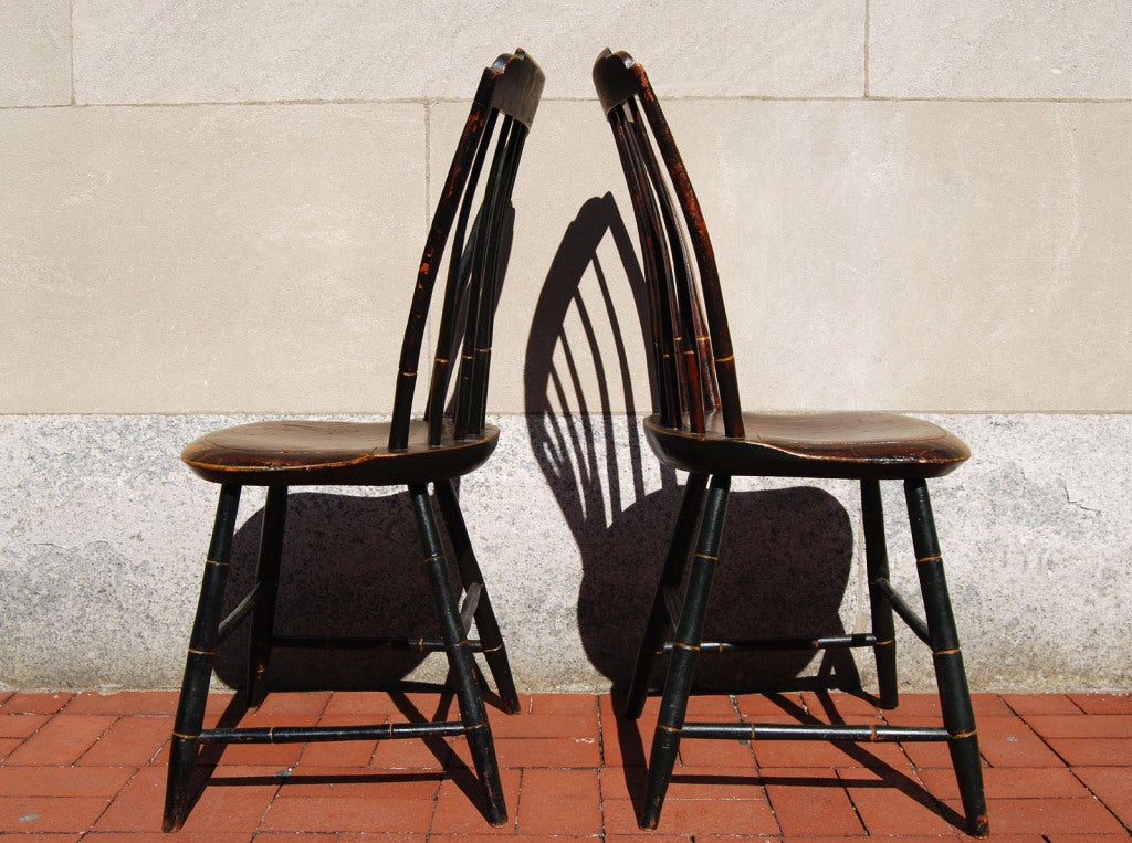 American Pair Exceptional Paint-Decorated Windsor Chairs, Probably Boston, c 1820 For Sale
