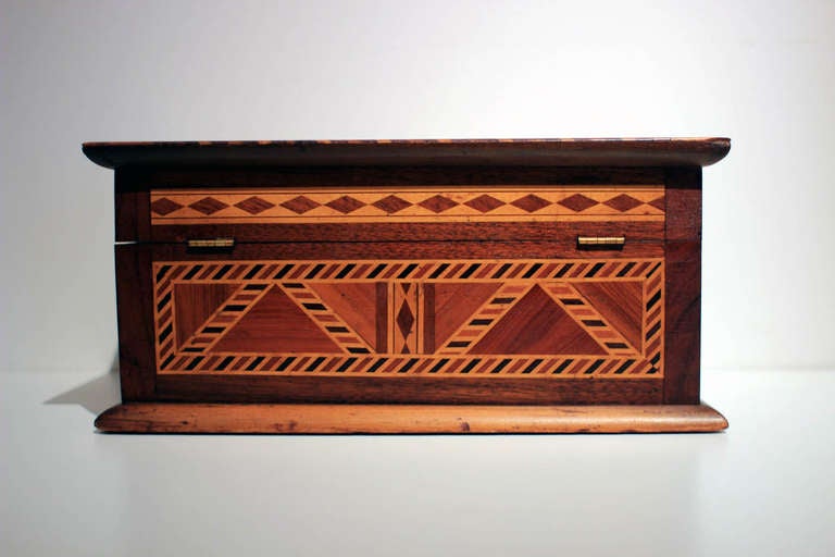 Fine Marquetry Jewelry Box In Excellent Condition For Sale In Philadelphia, PA