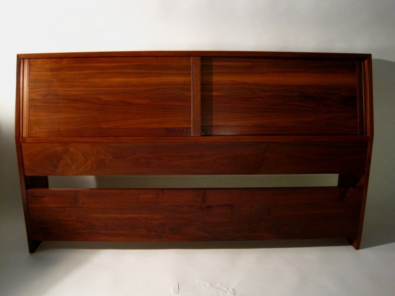 A Walnut Queen Bed by George Nakashima For Sale 3