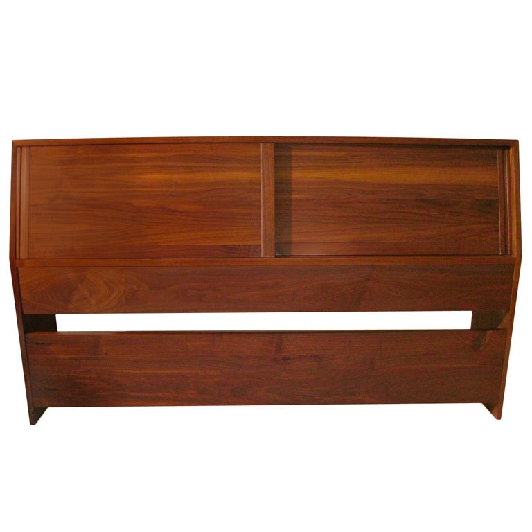 A Walnut Queen Bed by George Nakashima For Sale