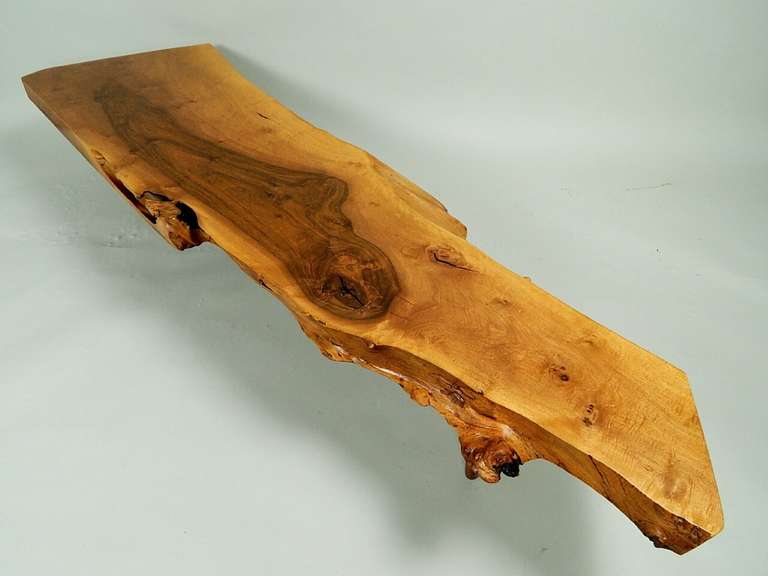 An English walnut coffee table by George Nakashima For Sale 2
