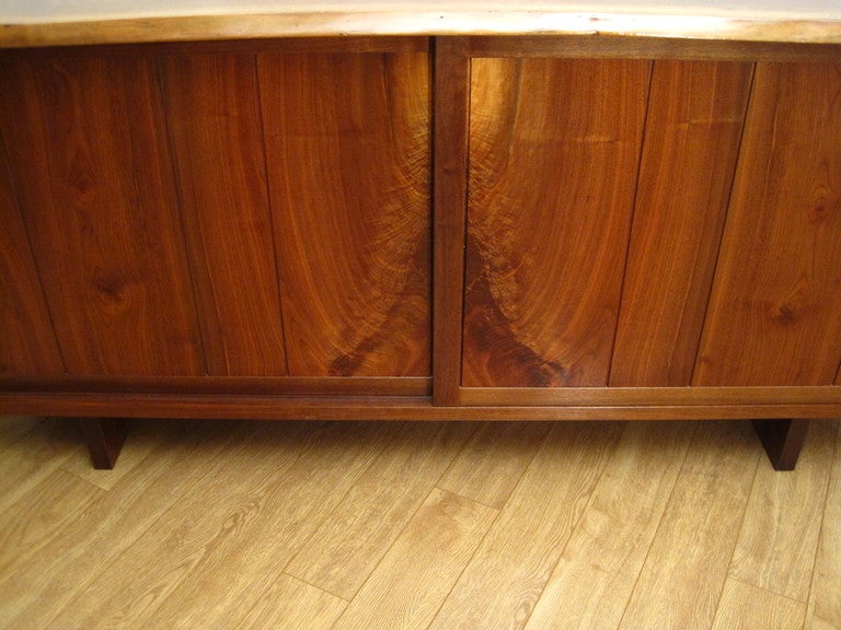 Walnut Floor Cabinet by George Nakashima In Excellent Condition For Sale In Sea Cliff, NY