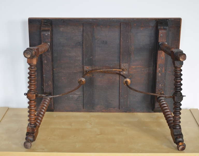 Renaissance Table, Spain, circa 1500-1550 For Sale 3