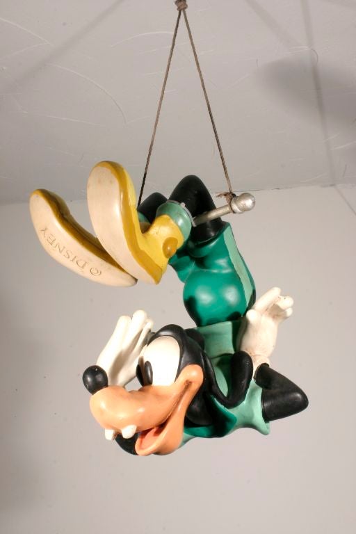 This a perfect gift for Christmas by Walt Disney Productions made in circa 1970-1980. We have an other 4 figures available: Pluto, Donald Duck, Tom and Jerry and Dagobert