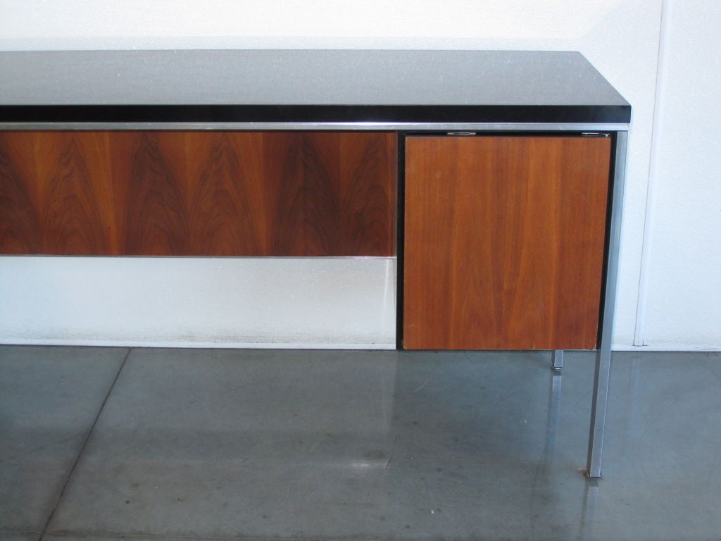 American Mid-Century Modern Desk, circa 1950-1960 For Sale