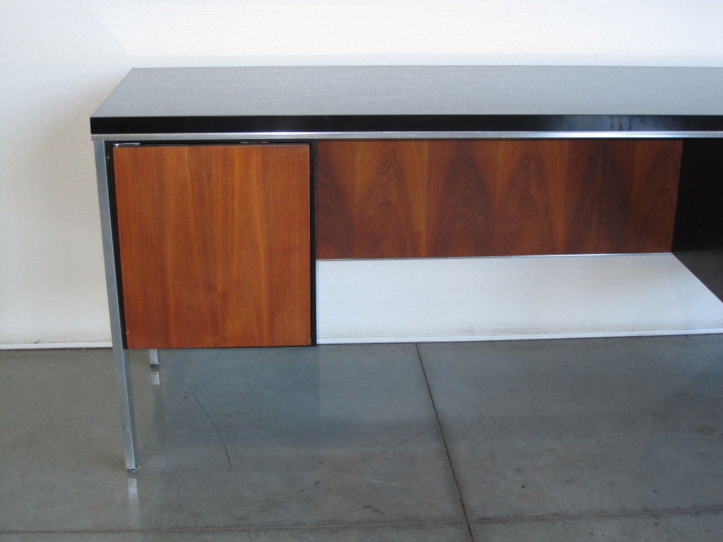Mid-Century Modern Desk, circa 1950-1960 In Good Condition For Sale In London, GB