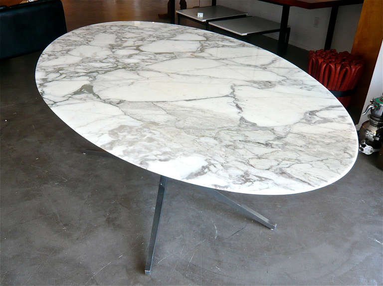 Beautifully grained Carrara marble on brushed steel base.
Purchased directly from Knoll, Santa Monica, circa 2013.