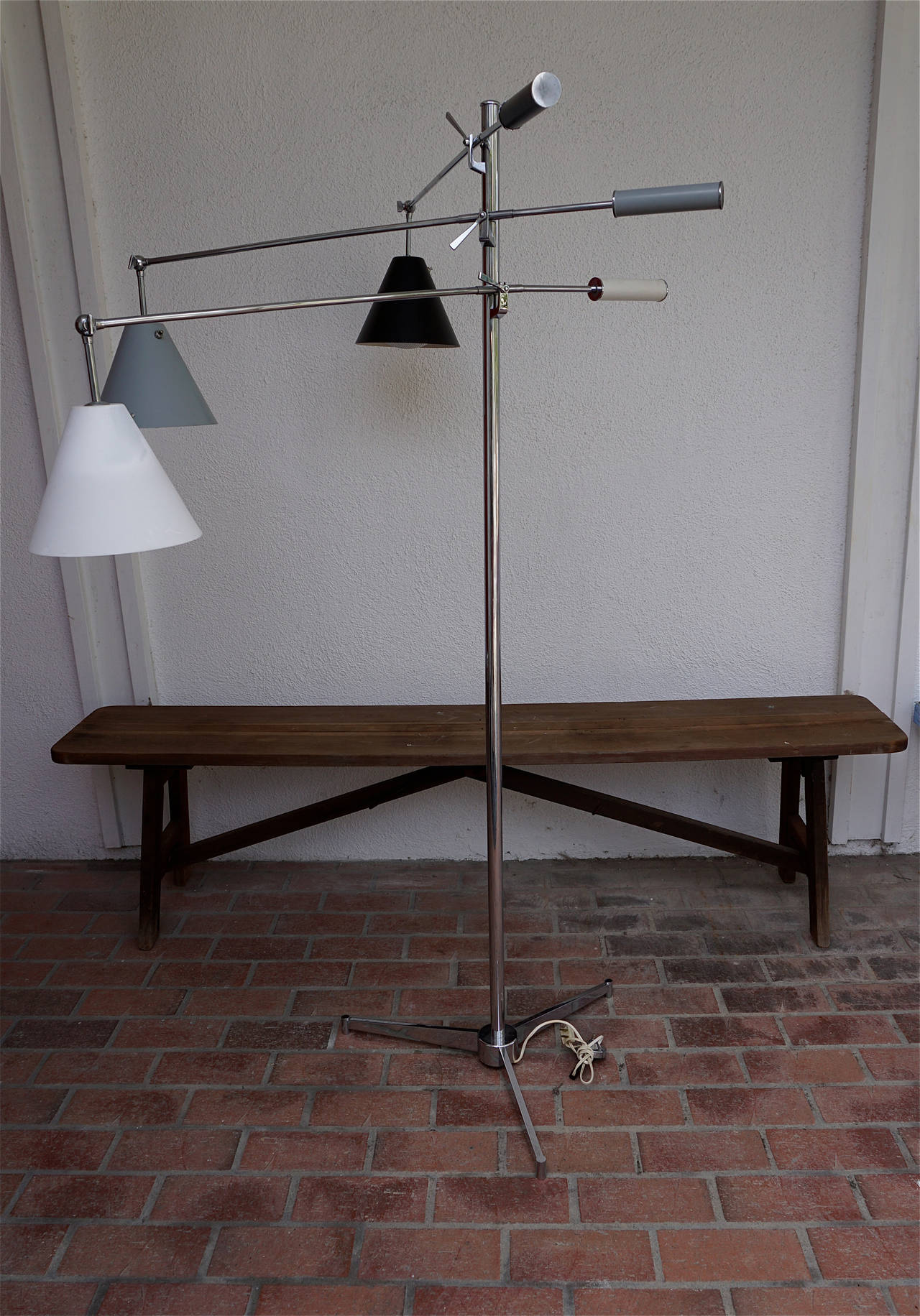 Mid-Century Modern Arredoluce Triennale Floor Lamp by Gino Sarfatti