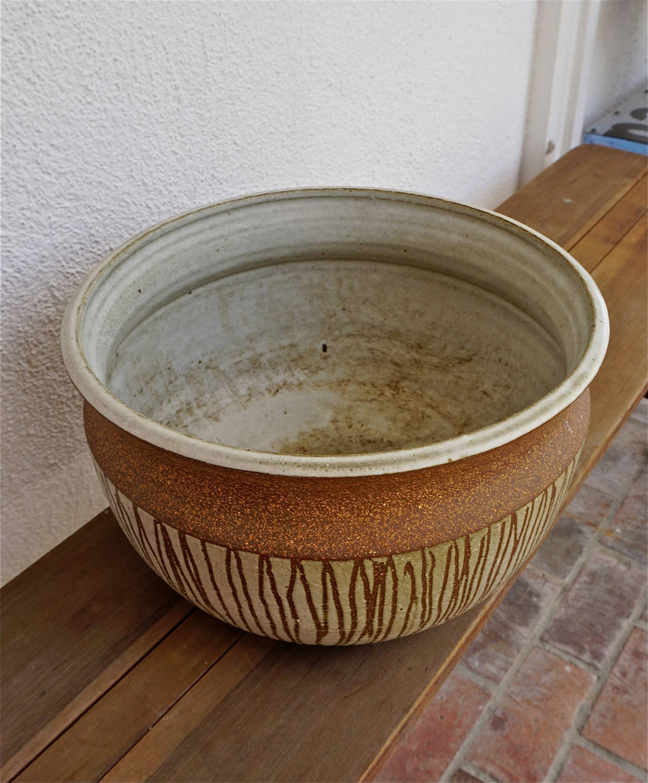 Stoneware Studio Garden Planter In Excellent Condition In Cathedral City, CA