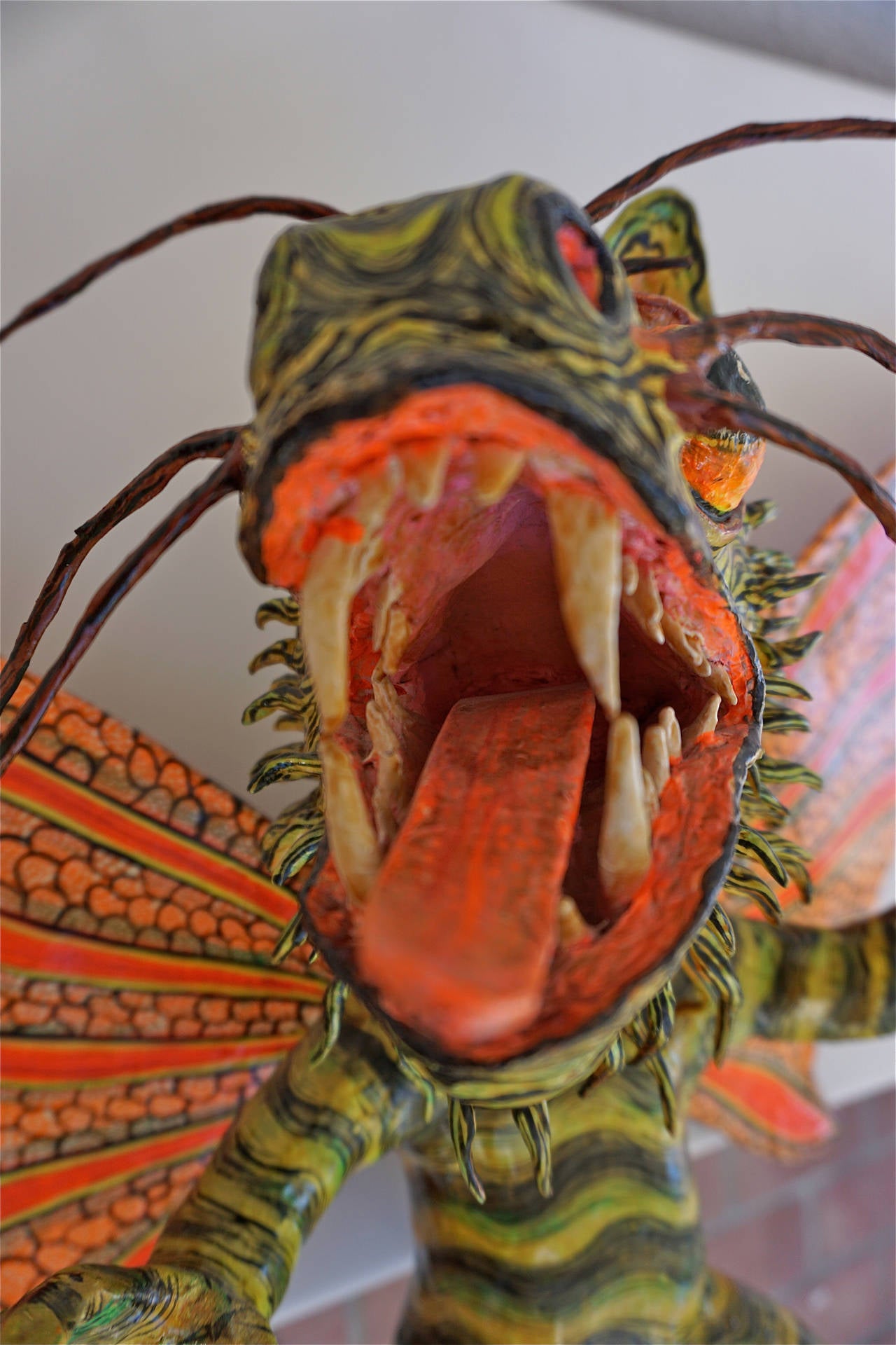 The history of paper mâché in Mexico goes back to the 18th century but was revolutionized by Pedro Linares and his fantastical creatures. After his death his son, Felipe, carried on the family tradition.
The work of Felipe Linares can be found in