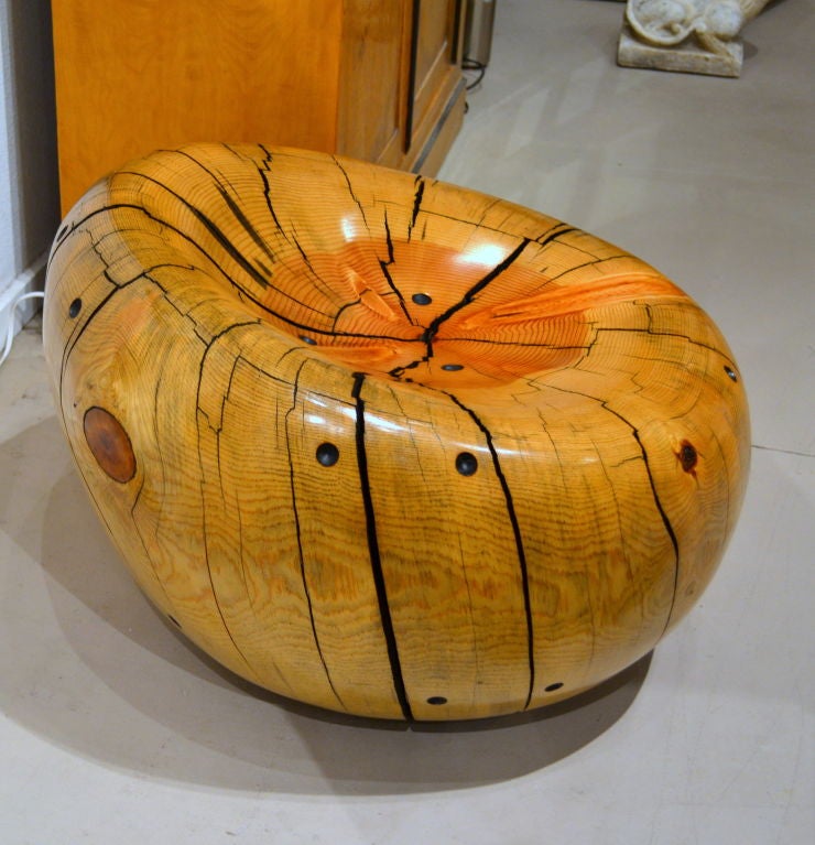 Artisanat Siège en bois sculpté unique en son genre par Daniel Pollock
