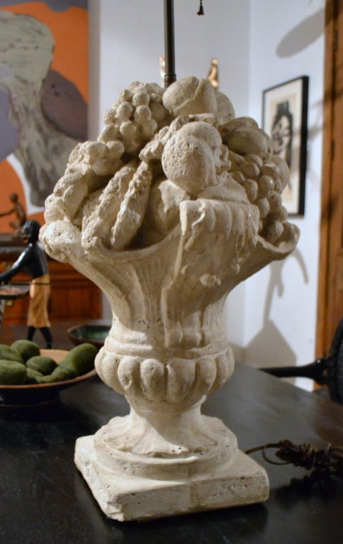 Stone Fruit basket Lamp In Excellent Condition In Cathedral City, CA