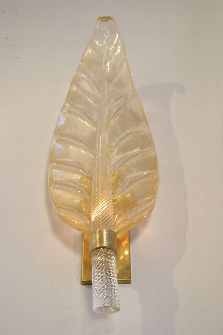 Murano Glass Leaf Sconces in the Style of Toso and Barovier In Excellent Condition In Austin, TX
