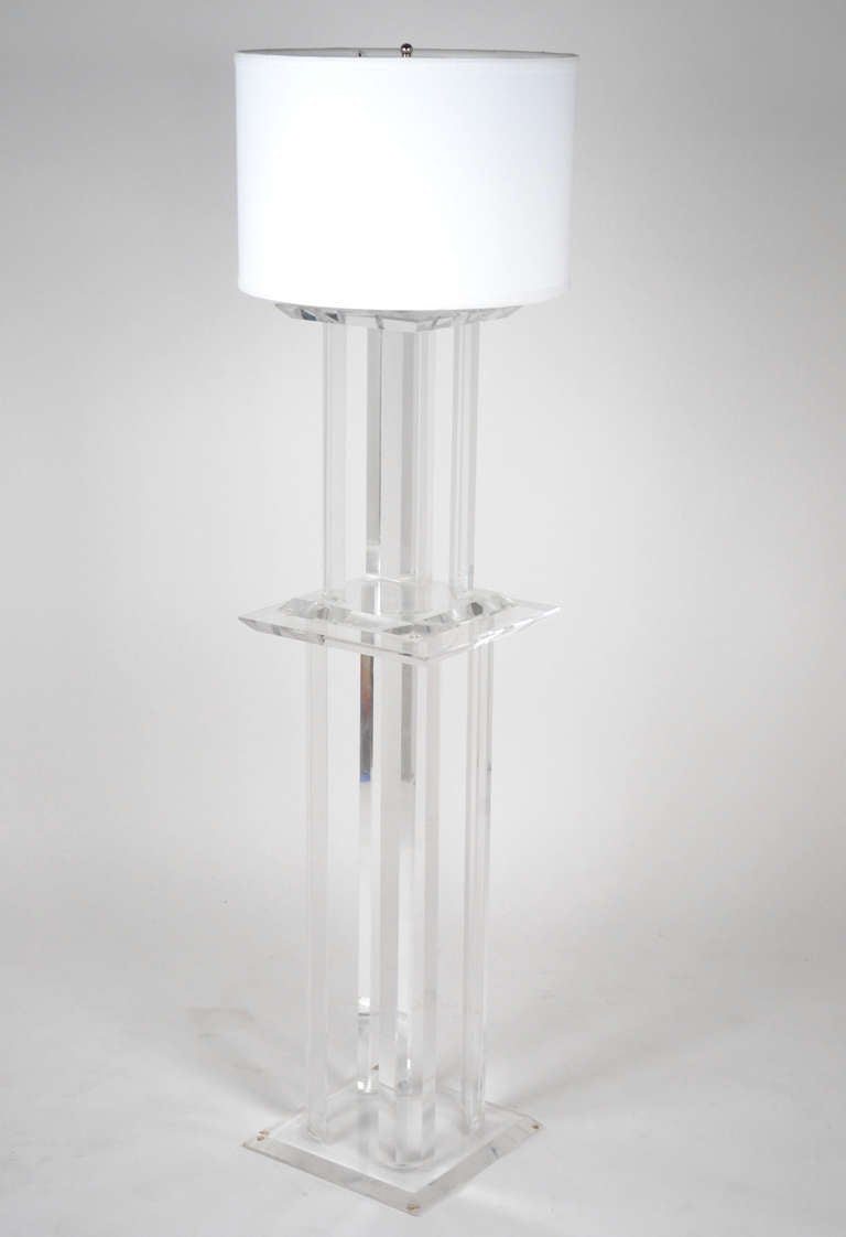 Vintage Lucite Pedestal with Lamp For Sale 1