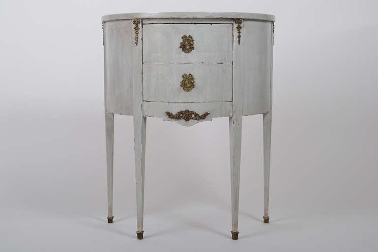 French Louis XVI Demi-Lune Chest of Drawers In Good Condition In Austin, TX
