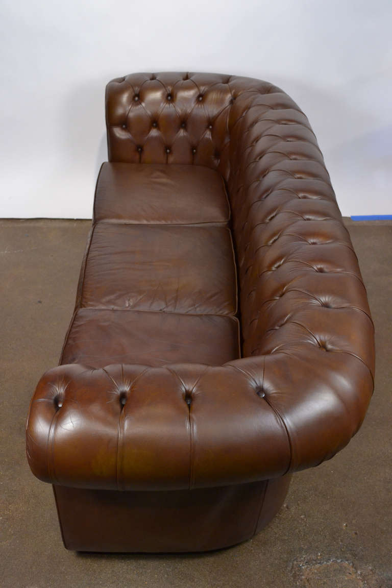 English Vintage Chesterfield Sofa In Good Condition In Austin, TX