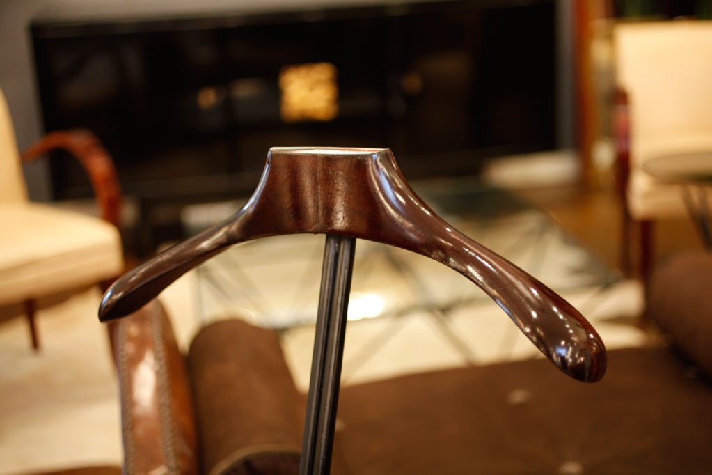 Italian Gentleman's Valet 3