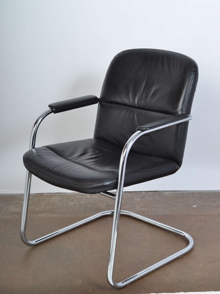 French Modern Pair of Leather and Chrome Armchairs In Good Condition In Austin, TX
