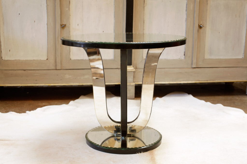 Mid-20th Century French Art Deco Mirrored Side Table