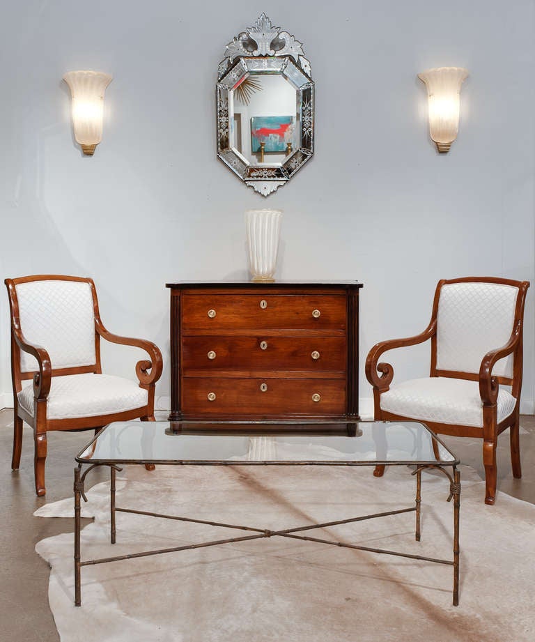 Paar Charles X c1825 Armlehnstühle aus massivem Ulmenholz