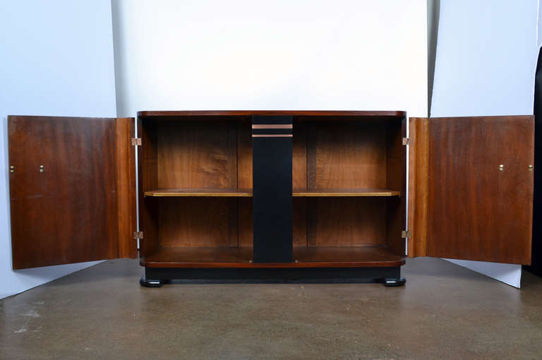 French Art Deco Burled Elm Buffet In Good Condition In Austin, TX