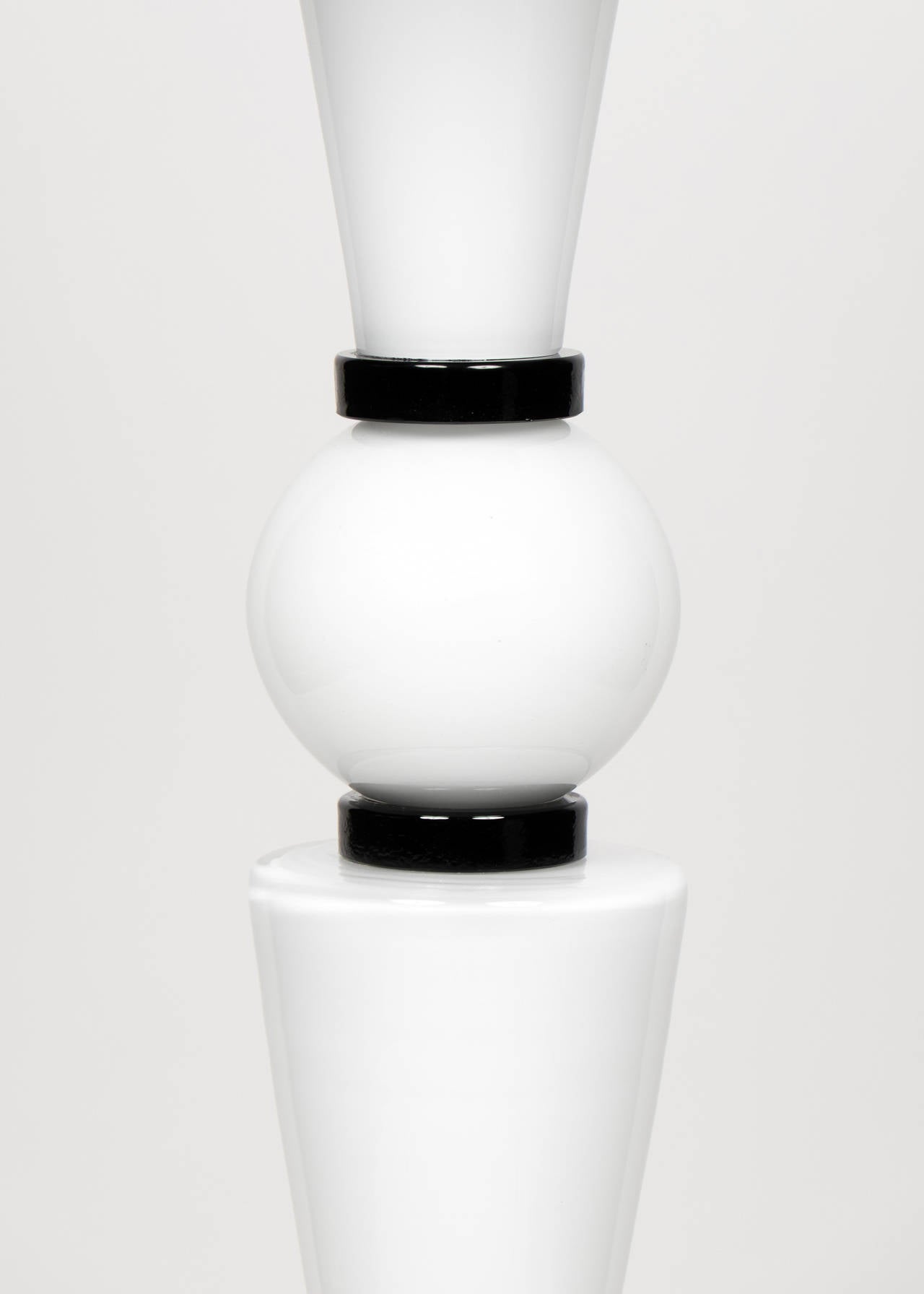 Murano Jet Black and Pure White Glass Lamps In Excellent Condition In Austin, TX
