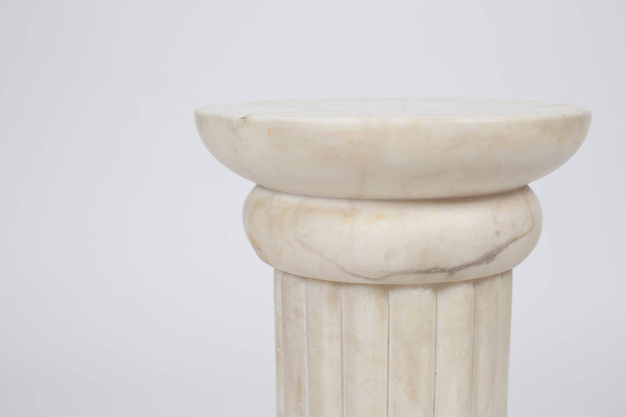 French Neoclassic Alabaster Column Lamp In Good Condition In Austin, TX