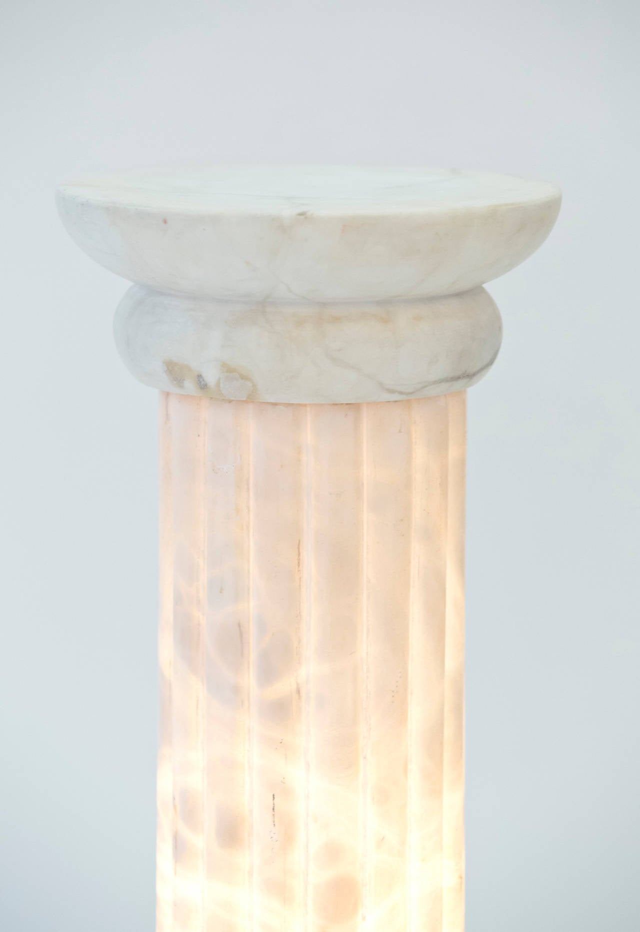 Early 20th Century French Neoclassic Alabaster Column Lamp