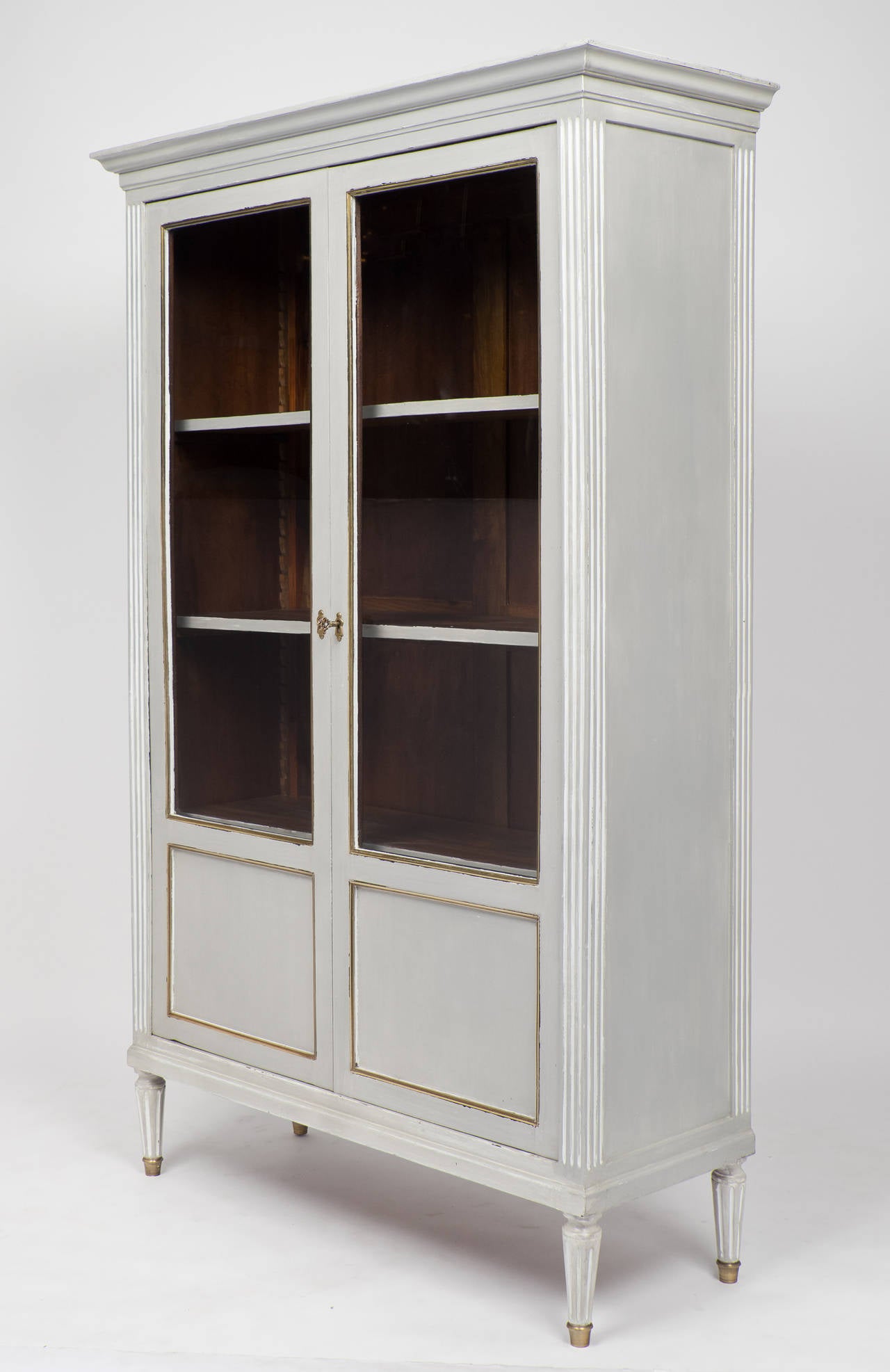 French Louis XVI Bookcase In Good Condition In Austin, TX