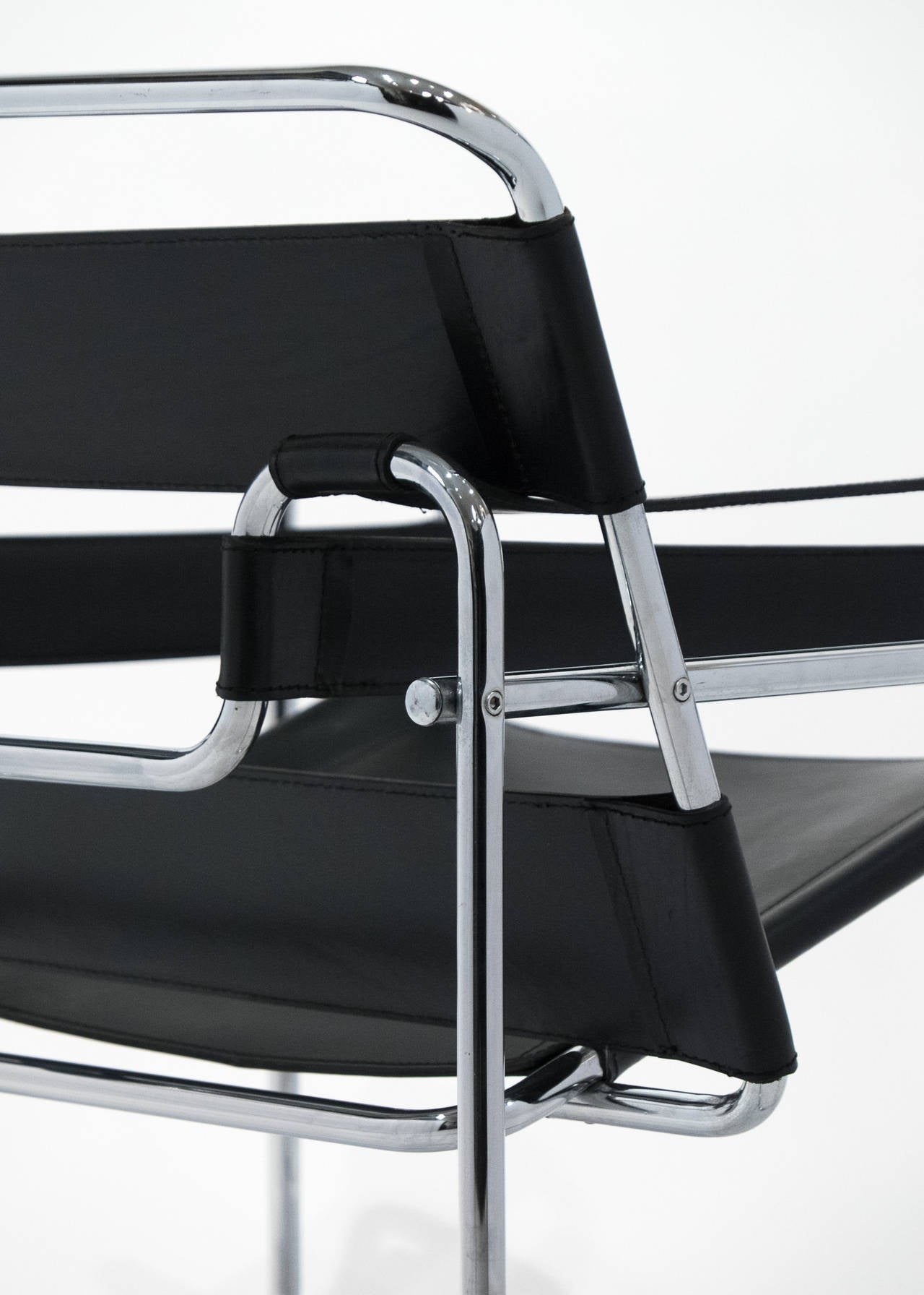 Vintage Pair Of Leather And Chrome Wassily Chairs At 1stdibs