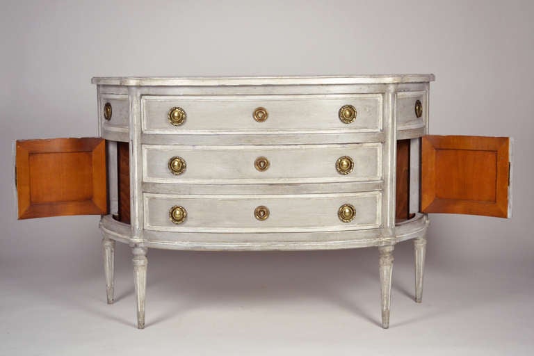 French Louis XVI Style Demilune Chest of Drawers In Good Condition In Austin, TX