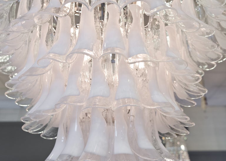 Lustre en cristal de Murano et verre opalin de Mazzega en vente 1