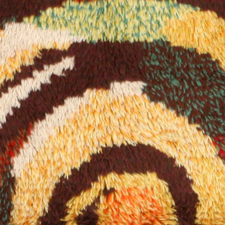 Vintage Round Swedish Rya Rug For Sale at 1stdibs